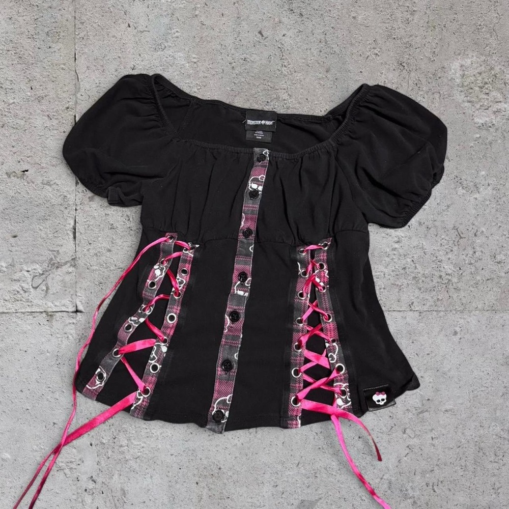 ❌SOLD❌ Monster High Y2K Black/Pink Lace-Up Top - Picture 2 of 4